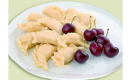 Вареники с вишнёвой начинкой (украинская кухня)