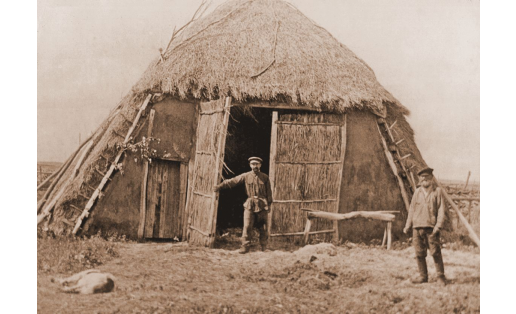 Клуня для сушки снопов (д.Боголюбовка Белебеевского кантона БАССР, 1930). Фото А.С.Бежковича