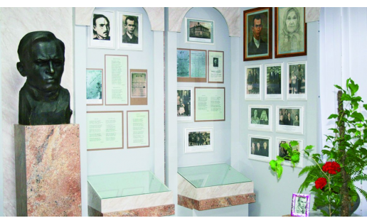 Экспозиция в Музее Ш.Бабича в д.Асяново Дюртюлинского района An exposition in the Sh.Babich Museum in Derevnya Asyanovo, Dyurtyulinsky Raion