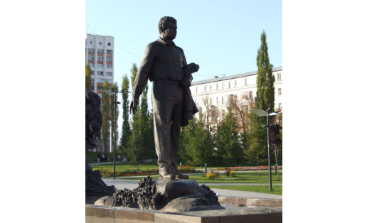 КАРИМ Мустай