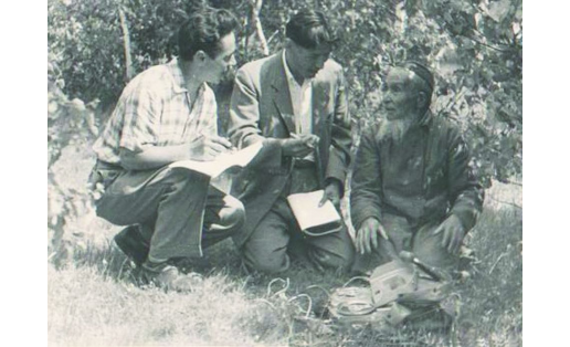 Научные экспедиции 1960-х гг. Экспедиции С.А. Галина в д.Чебакуль Кунашакского района Челябинской области с Н.Д.Шункаровым (слева) и информантом Х.Даяновым Scientific expeditions of 1960s. S.A. Galin’s expeditions to Chebarkul village (Sabaklykul), Kunashakskiy district of Chelyabinskaya region together with N.D. Shunkarov (from the left) and informant K. Dayanov