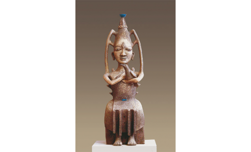 Л.Н.Галеева. Правитель. Из серии “Архаика”. Шамот, акрил, эмаль. 2002